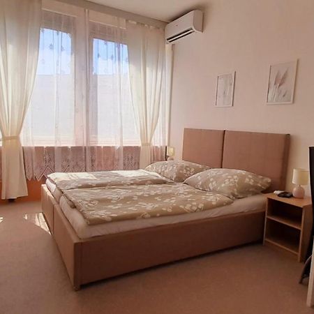 Hostel Prazacka Prag Dış mekan fotoğraf