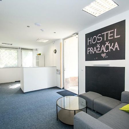 Hostel Prazacka Prag Dış mekan fotoğraf