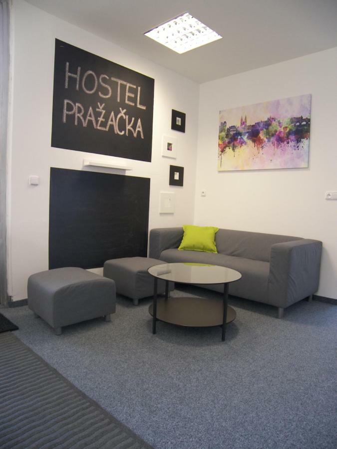 Hostel Prazacka Prag Dış mekan fotoğraf